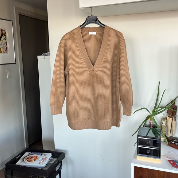 Aritzia Babaton Roger Merino Wool Camel Relaxed V-neck V-Neck Sweater Size S - Picture 8 of 17